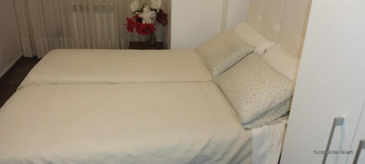 Habitaciones Individuales En Apartamento Madrid Ngoại thất bức ảnh