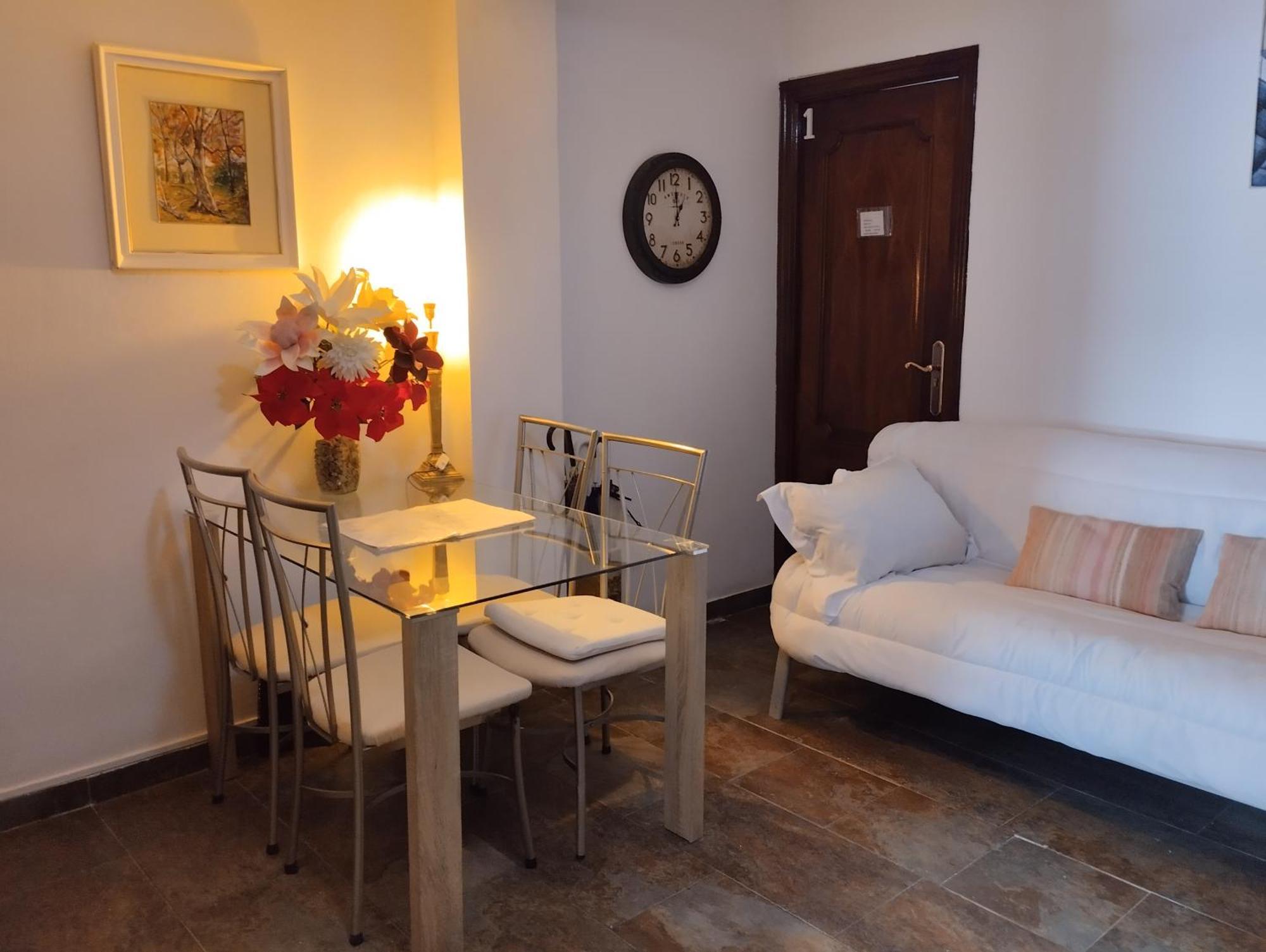 Habitaciones Individuales En Apartamento Madrid Ngoại thất bức ảnh