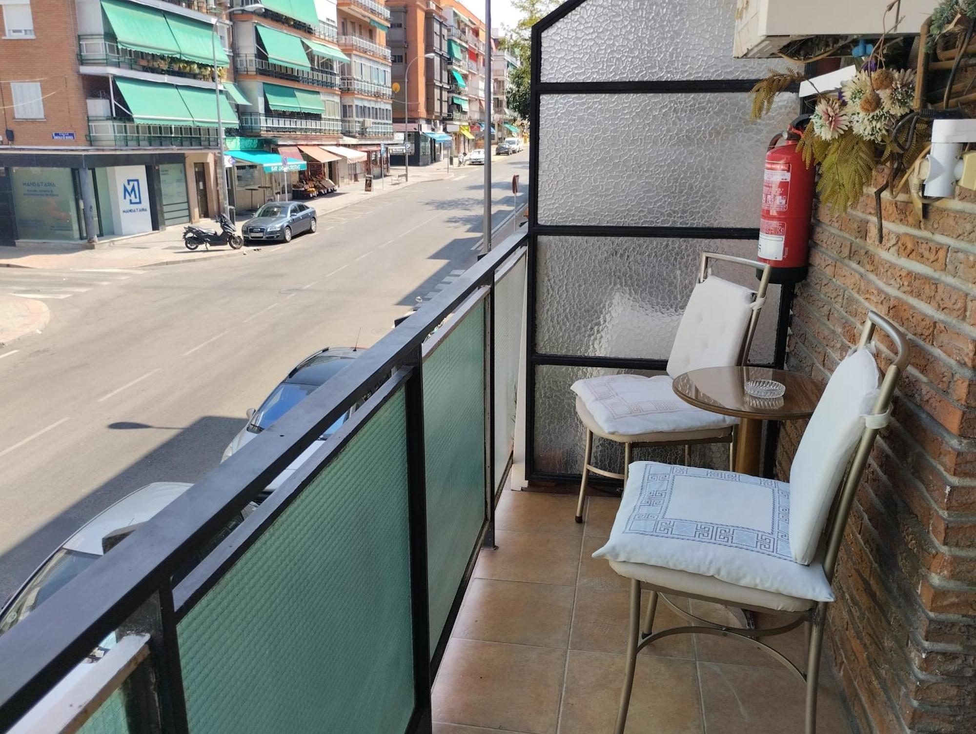 Habitaciones Individuales En Apartamento Madrid Ngoại thất bức ảnh