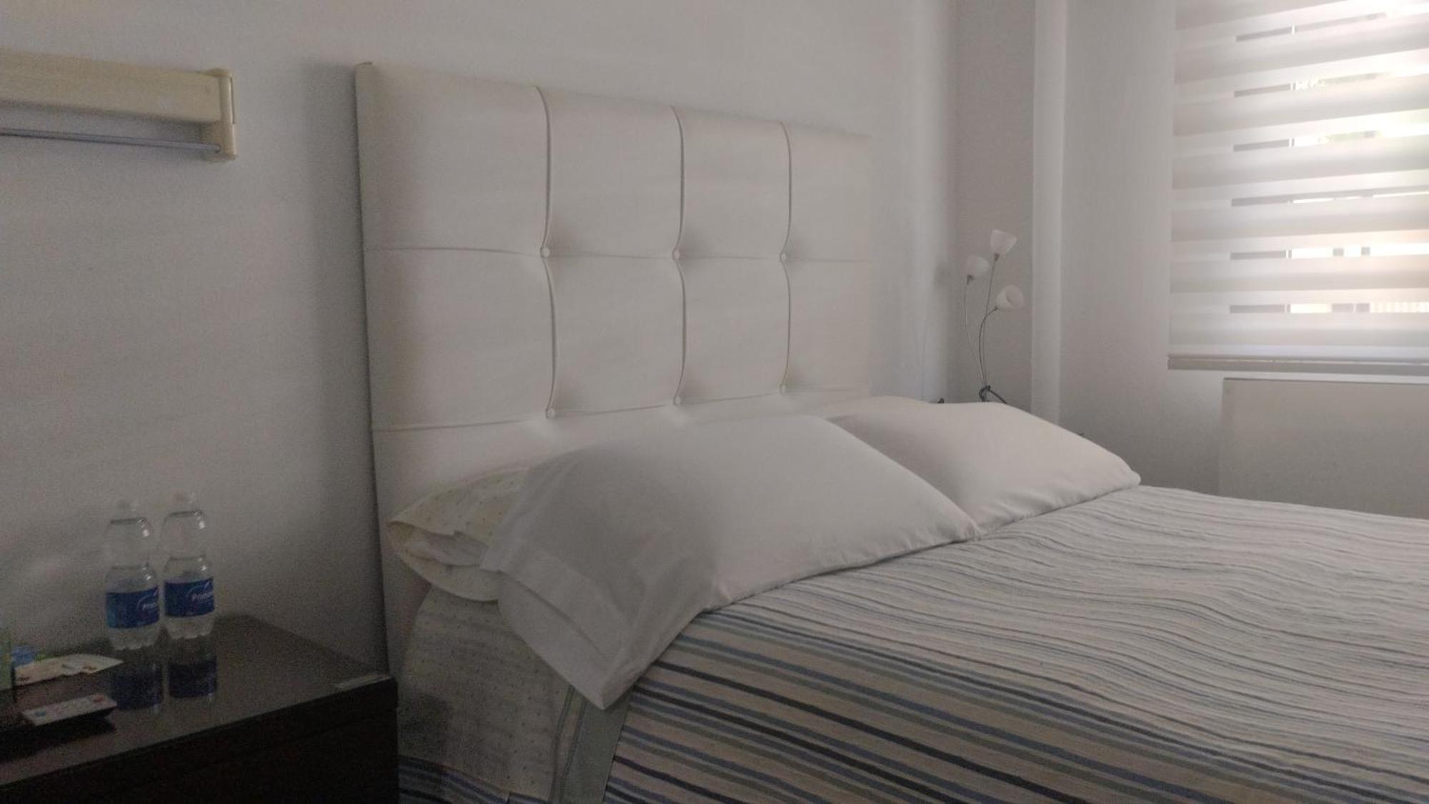 Habitaciones Individuales En Apartamento Madrid Ngoại thất bức ảnh