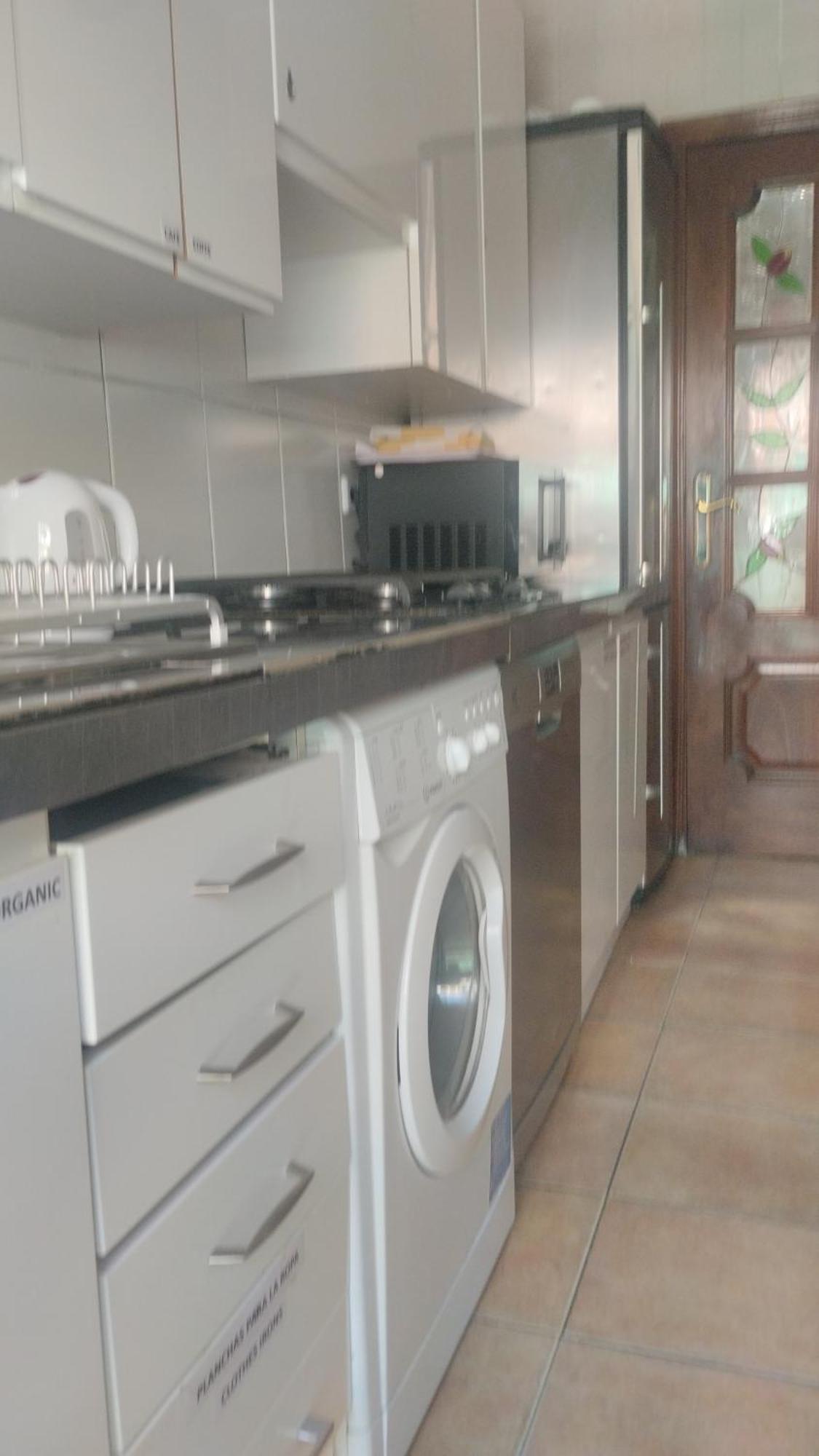Habitaciones Individuales En Apartamento Madrid Ngoại thất bức ảnh