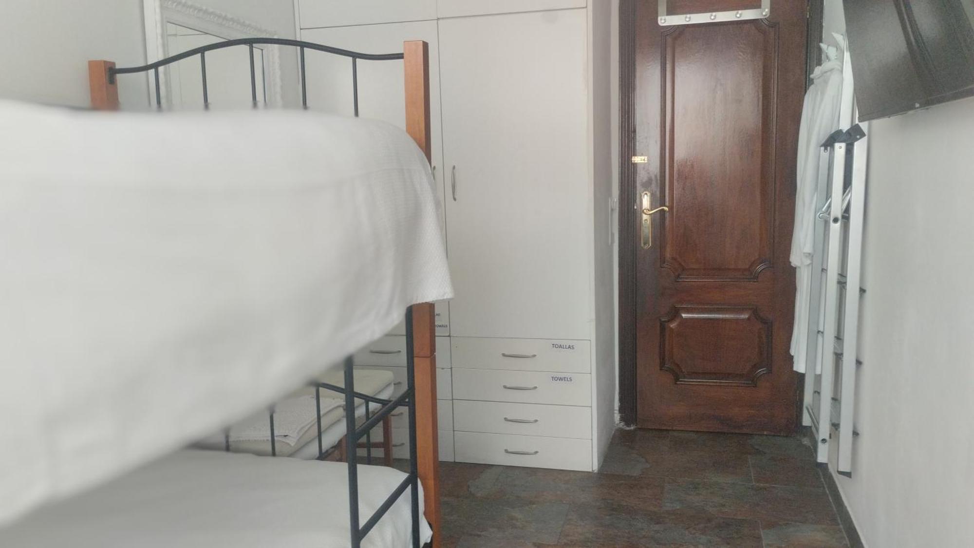 Habitaciones Individuales En Apartamento Madrid Ngoại thất bức ảnh