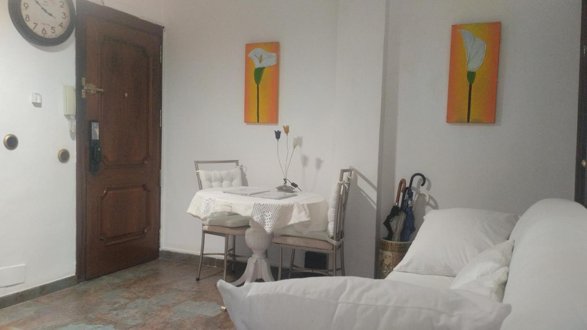 Habitaciones Individuales En Apartamento Madrid Ngoại thất bức ảnh